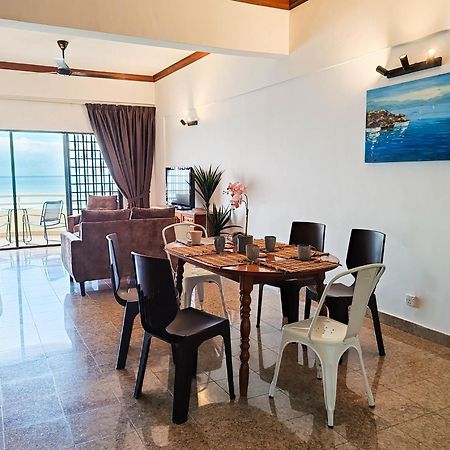 'Newly Refurbished' 'Sunny Seaview' At Regency With 2 Carpark By Shine Stay Port Dickson Exterior photo