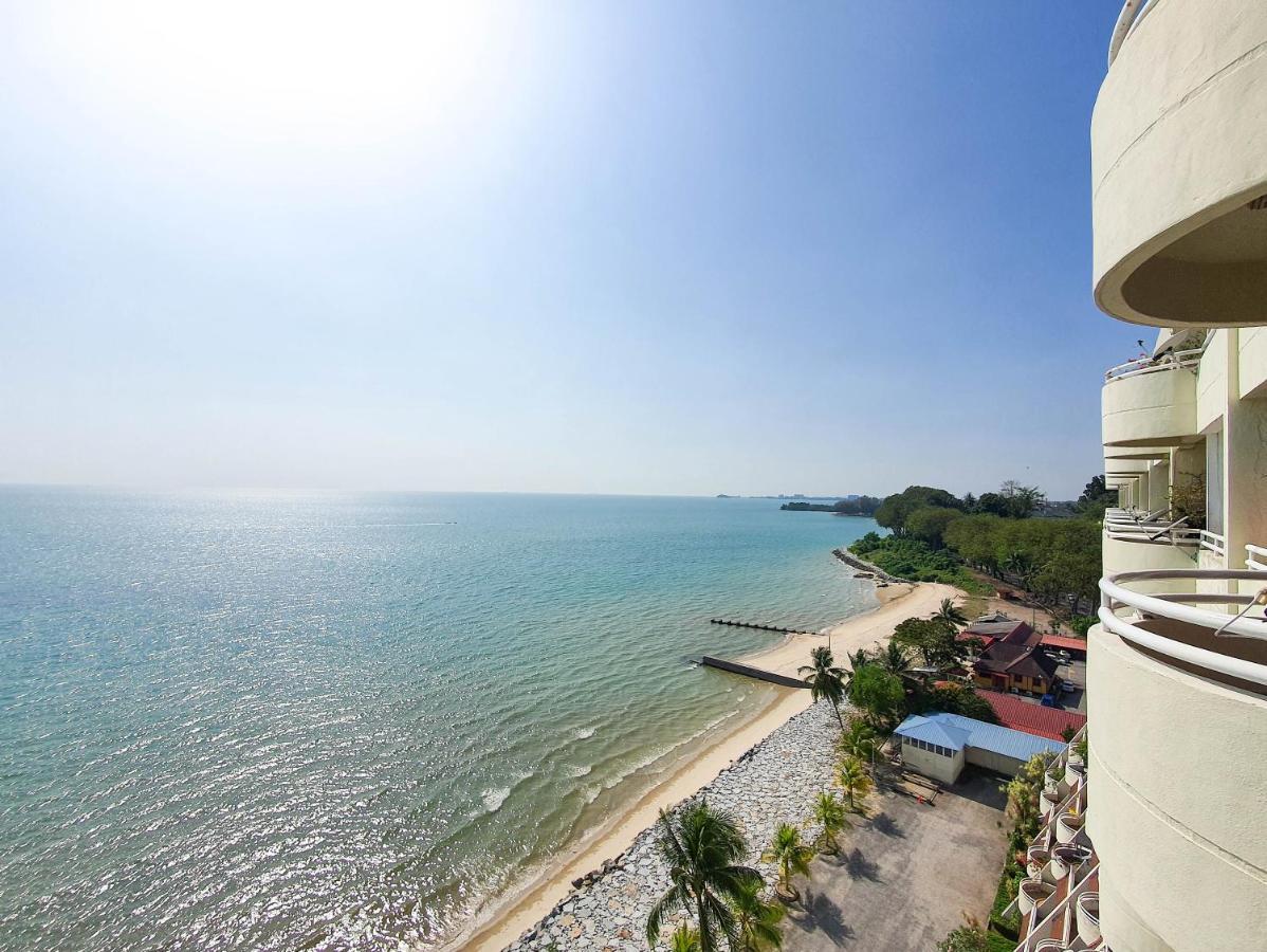 'Newly Refurbished' 'Sunny Seaview' At Regency With 2 Carpark By Shine Stay Port Dickson Exterior photo
