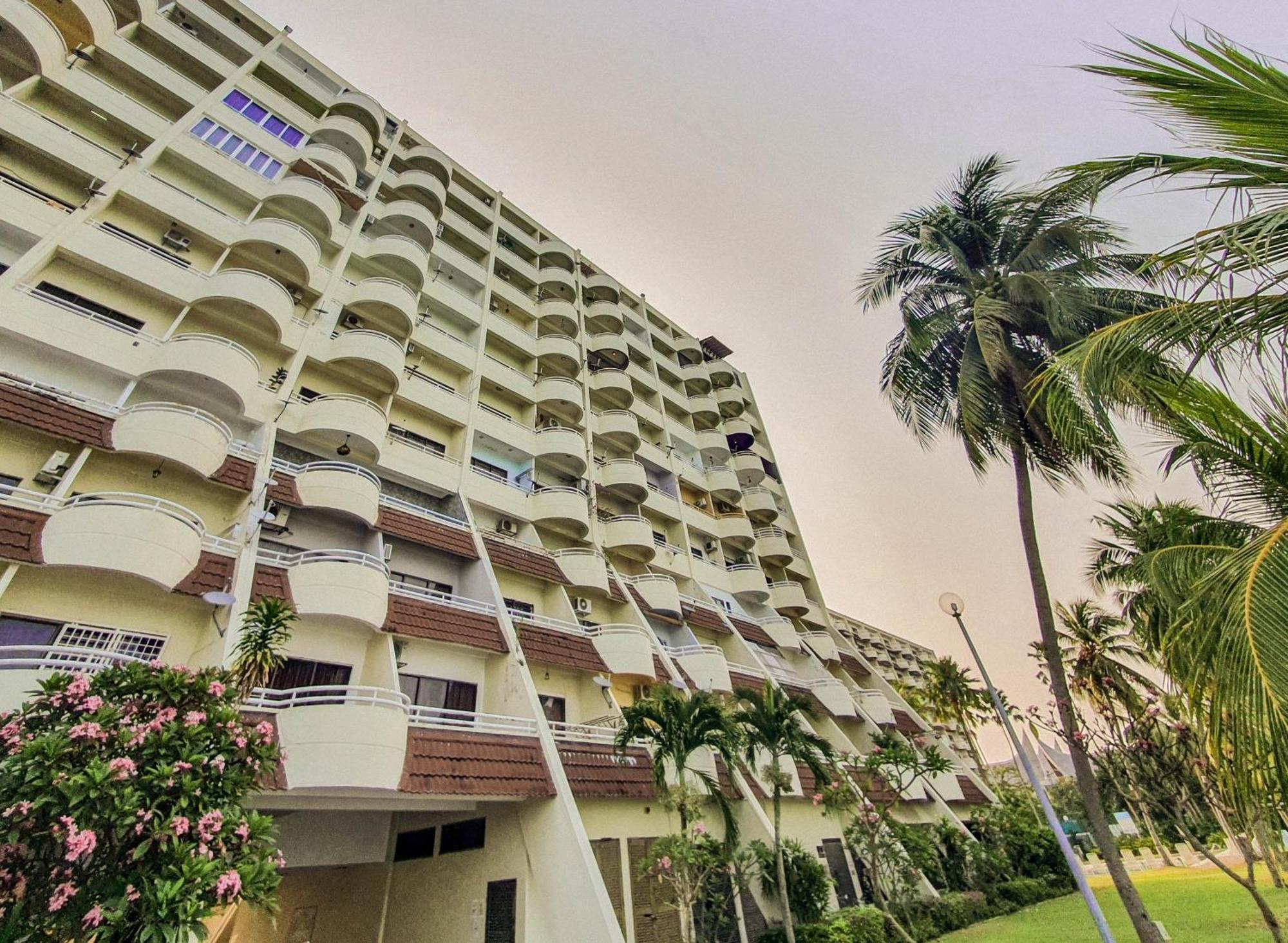 'Newly Refurbished' 'Sunny Seaview' At Regency With 2 Carpark By Shine Stay Port Dickson Exterior photo