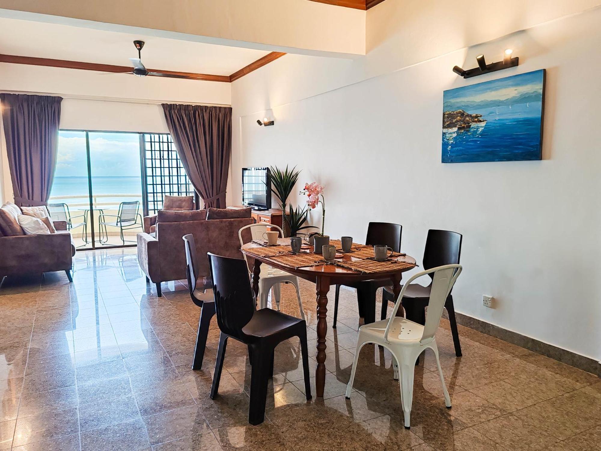 'Newly Refurbished' 'Sunny Seaview' At Regency With 2 Carpark By Shine Stay Port Dickson Exterior photo