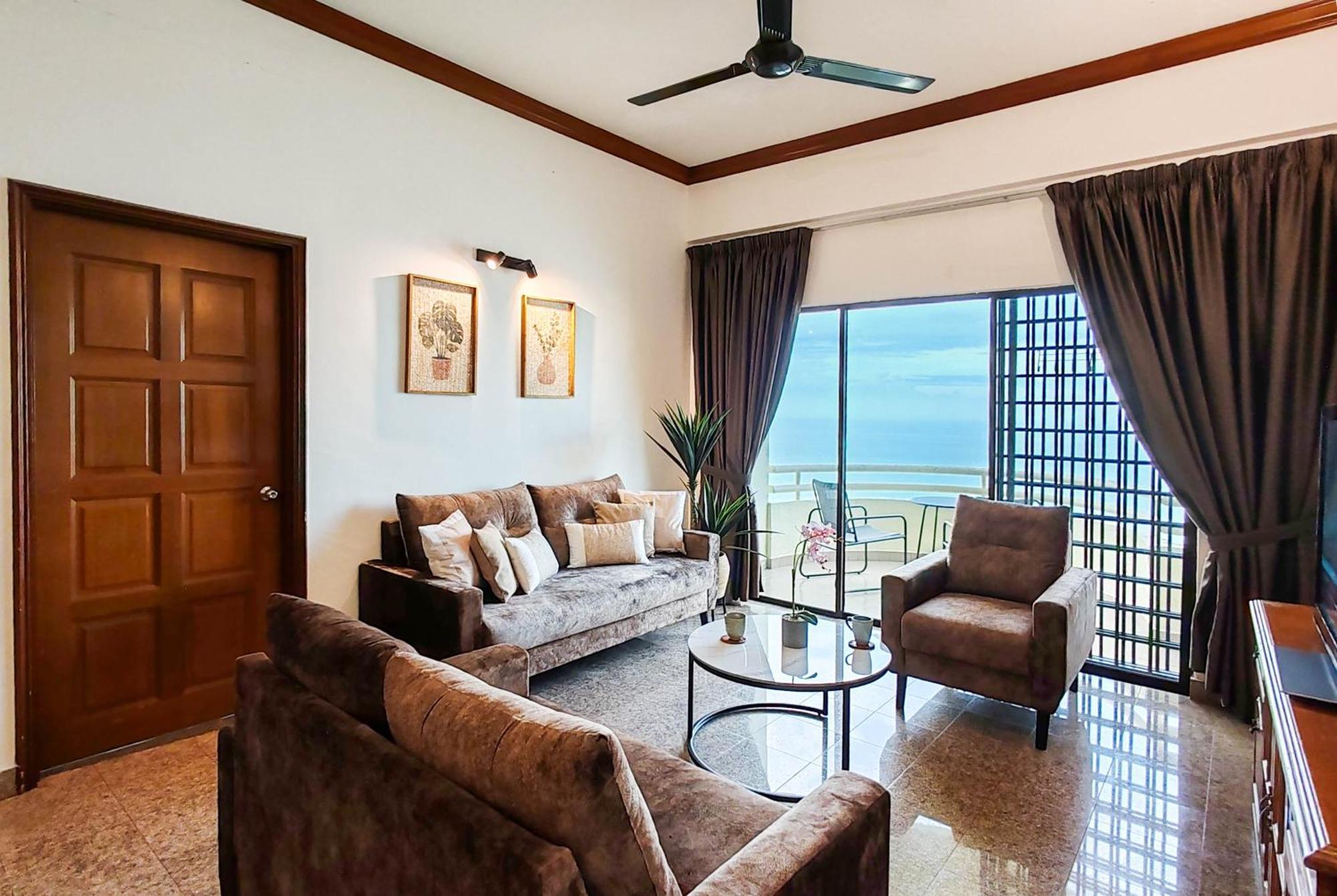 'Newly Refurbished' 'Sunny Seaview' At Regency With 2 Carpark By Shine Stay Port Dickson Exterior photo