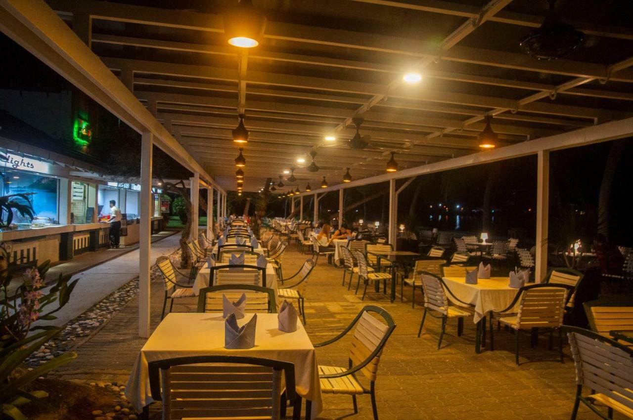 'Newly Refurbished' 'Sunny Seaview' At Regency With 2 Carpark By Shine Stay Port Dickson Exterior photo